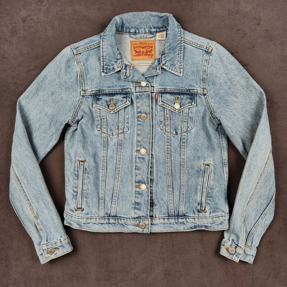 Levis Trucker Jacket Womens Medium Blue Light Wash Denim Button Front Unlined